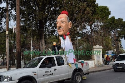 Άρμα με τον Ερντογάν ντυμένο… νύφη στο καρναβάλι της Μυτιλήνης